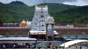 வைகுண்ட ஏகாதசி..இன்று ஆழ்வார் திருமஞ்சனம்..இலவச தரிசன டோக்கன் எங்கெங்கு கிடைக்கும் தெரியுமா? 