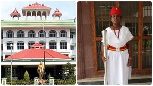 உயர் நீதிமன்ற மதுரை கிளையில் முதல் பெண் சோப்தாராக லலிதா நியமனம் 
