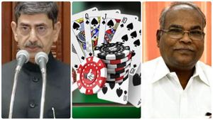 ஆன்லைன் ரம்மி தடை மசோதா.. ஆளுநருக்கு எதிராக  சீறும் கம்யூனிஸ்ட் கட்சிகள்.. போராட்டங்கள் அறிவிப்பு 
