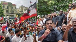 4 மாஜி அமைச்சர்களை கரூருக்கு அனுப்பி வைக்கும் இபிஎஸ்! 29ஆம் தேதி திமுக அரசை கண்டித்து பொதுக்கூட்டம்! 