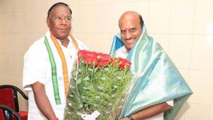 என்னைப் பற்றி இனியும் பேசினால் அமைச்சர் தோலை உரிப்பேன்.. ஆவேசமடைந்த நாராயணசாமி! 