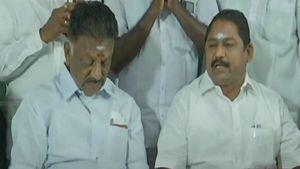 ஜெயலலிதாவால் தூக்கி எறியப்பட்டவர்.. உங்களுக்கு என்ன தகுதி இருக்கு.. ஜெயக்குமாரை சீண்டும் அய்யப்பன்! 