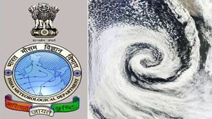 மெல்ல நகரும் ஆழ்ந்த காற்றழுத்த தாழ்வு மண்டலம்..இப்போ எங்கே இருக்கு தெரியுமா? 