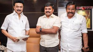 அமைச்சர் கே.என்.நேரு மகன் பிறந்தநாள்! ஸ்டாலினிடம் பவ்யமாக வாழ்த்து! அதகளப்படுத்திய ஆதரவாளர்கள்! 