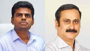 ஒருவருக்கு வாட்ச்.. இன்னொருவருக்கு அடுக்குமொழி..  யாரை கிண்டல் செய்கிறார் அன்புமணி ராமதாஸ்?