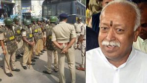 'சென்சிட்டிவ்' ஷிவமொக்காவுக்கு.. பறந்து வரும் மோகன் பகவத்.. கர்நாடகா போலீஸ் உச்சகட்ட 'அலர்ட்' 