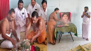 எடப்பாடி பேச்சை மீறிய ஈபிஎஸ் டீம் மாஜி..? ஜெயலலிதாவுக்கு இன்றே திதி கொடுத்த ஓஎஸ் மணியன்! பரபர! 