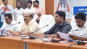 மக்கள் வயிறு எரியுறாங்க.. அதிகாரிகள் வேலை செய்றதே இல்லை! வெளுத்து வாங்கிய அமைச்சர் தா.மோ.அன்பரசன்! 