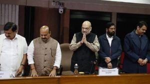 814 கிராமம்.. 2 பேருக்கும் உரிமையில்லை.. கர்நாடகா-மராட்டிய எல்லை மோதலில் அமித்ஷா ஸ்ட்ரீட்-கப்சிப் 
