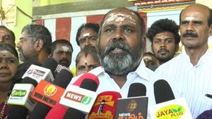 நம்பர் 1 மாநிலம்.. இபிஎஸ் ஆட்சியில் நடந்தது! விளம்பர வெளிச்சத்தில் திமுக அரசு! சீறிய ஆர்பி உதயகுமார்