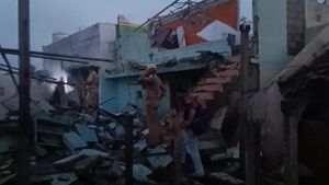 வீட்டில் வைத்திருந்த பட்டாசு வெடித்து விபத்து..  4 பேர் பலி.. நாமக்கல் அருகே அதிகாலையில் சோகம் 