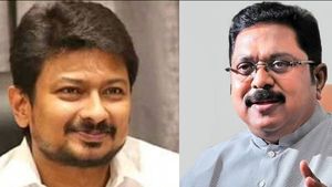 ஏன் தகுதியானவர்களே இல்லையா? குடும்பத்தின் அழுத்தத்தால்தான் மகனுக்கு அமைச்சர் பதவி! டிடிவி தினகரன் 
