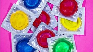 கண்ட்ரோல் பண்ணவே முடியலையே! மெடிக்கல்களில் இனி இலவச ஆணுறை! அதிரடி அறிவிப்பு.. எங்கே தெரியுமா? 