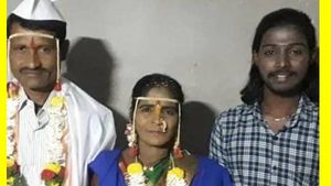 வாட்டியெடுத்த தனிமை.. பொண்ணுக்கு வயசு 45.. மனமுருகிய மாப்பிள்ளை.. அம்மாவை நெகிழ வைத்த மகன்.. ஆஹா..!