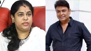 ரூ 10 கோடி கொடுக்காட்டி என்னை கொன்று விடுவாராம்.. 3வது மனைவி ரம்யா மீது நடிகர் நரேஷ் பாபு புகார் 
