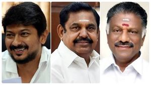 மோடிக்கு யார் அடிமை என்பதில் ஓபிஎஸ் -இபிஎஸ் இடையே போட்டி! வெளுத்து வாங்கிய உதயநிதி ஸ்டாலின்! 