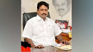கொலை மிரட்டல்.. பயமா இருக்கு.. அதிமுக நிர்வாகி மீது புகார் கொடுத்த திமுக எம்.எல்.ஏ.. அதிரடி ஆக்‌ஷன்! 