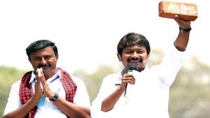துணை முதல்வருக்கு நிகராக உதயநிதி ஸ்டாலின்! அன்பில் மகேஷ் பேச்சை வழிமொழிந்த வெள்ளக்கோவில் சாமிநாதன்! 