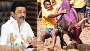  ஜல்லிக்கட்டில் உயிரிழந்த மூவரின் குடும்பங்களுக்கு தலா ரூ.3 லட்சம் நிதியுதவி.. முதல்வர் அறிவிப்பு