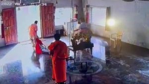 நீ கருப்பு வெளியே போ..முடியை இழுத்து தள்ளி! அத்துமீறிய அர்ச்சகர்! கடவுள் என் கணவன்னு பெண் சொன்னாரா? 