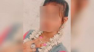 எப்போதும் செல்போனா? ஒழுங்கா சமையல் செய்ய கத்துக்கோ! அதட்டிய தாய்.. கல்யாண பெண் எடுத்த விபரீத முடிவு! 