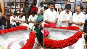 அலங்காநல்லூரில் இருந்து அவசரமாக கிளம்பியது இதற்காகத்தான்.. நேராக விழுப்புரம் சென்ற அமைச்சர் உதயநிதி! 