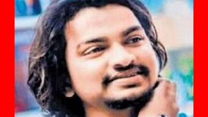 ஆசை ஆசையா.. கழுத்தில் 