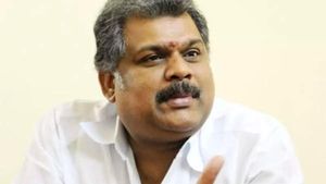 கூட்டணி தர்மம்..வெற்றிக்காக விட்டுக்கொடுப்பதில் தவறில்லை..ஜி.கே.வாசன் முடிவுக்கு யுவராஜா ஆதரவு 