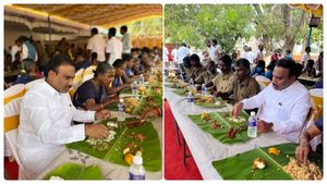 தூய்மை பணியாளர்களுக்கு விருந்து! எல்லோருக்கும் பிரியாணி பரிமாறிவிட்டு  ரசம் ஊற்றி சாப்பிட்ட ஆ.ராசா!