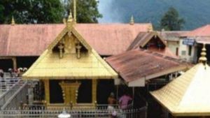 திடீரென கேட்ட பயங்கர சத்தம்.. சபரிமலை கோயிலில் வெடி விபத்து.. மூன்று பேர் படுகாயம்!