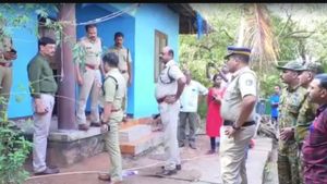 கண்ணூர்.. வீட்டில் பயங்கர குண்டுவெடிப்பு.. மீண்டும் தொடங்கும் அரசியல் கொலைகள்? பதற்றத்தில் கேரளா 
