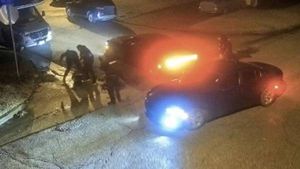 அமெரிக்காவில் மீண்டும் பயங்கரம்.. கறுப்பின இளைஞரை அடித்துக் கொன்ற போலீஸார்.. அதிர்ச்சி சம்பவம் 