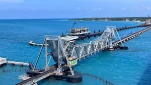 இந்தியாவின் முதல் செங்குத்து தூக்கு ரயில் கடல் பாலம்..ராமேஸ்வரத்தின் பெருமையை இனி உலகம் பேசும் 