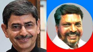 சட்டமன்றத்தில் உரையாற்ற தகுதியற்றவர் தமிழ்நாடு ஆளுநர் ஆர்.என்.ரவி - திருமாவளவன் காட்டமாக விமர்சனம் 