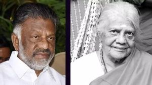 முன்னாள் முதல்வர் ஓ பன்னீர் செல்வத்தின் தாயார் காலமானார் 