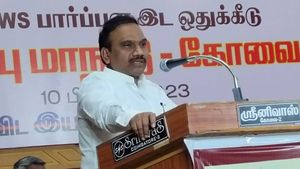 இதைச் சொன்னா தேச துரோகியா..? அப்ப சாகும் வரை நான் இப்படித்தான் இருப்பேன்.. ஆவேசமாகப் பேசிய ஆ.ராசா! 