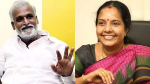 கருவறைக்குள் சென்றாரா சேகர் பாபு.. பிராயச்சித்தம் கேட்கிறாரே வானதி.. ஆனால் வேறு சொல்கிறாரே சுகிசிவம் 