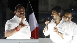  இரு பெண்கள் காலுக்கு பாலிஷ் போட்ட பிரஷ்தான் எடப்பாடி மீசை.. உதயநிதி ஸ்டாலின் கடும் அட்டாக் 