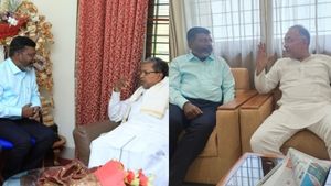 சித்தராமையாவிடம் திருமாவளவன் வைத்த முக்கிய டிமாண்ட்! கர்நாடகாவில் 'சீறப்போகும்' விடுதலை சிறுத்தைகள்! 