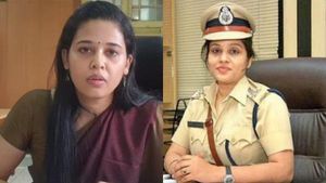 ஷேரான அந்தரங்க படங்கள்.. கர்நாடகா ஐபிஎஸ் ரூபா, ஐஏஎஸ் ரோகினியின் பதவிகள் பறிப்பு.. அதிரடி உத்தரவு! 