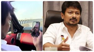 ''தாக்குதல் நடத்துனது யாரு, ஏபிவிபியா''? தமிழ்நாடு மாணவர்களிடம் வீடியோ காலில் நலம் விசாரித்த உதயநிதி! 