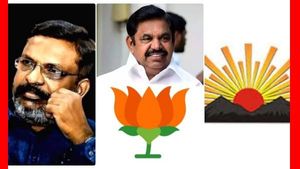  4 அதிமுக.. 