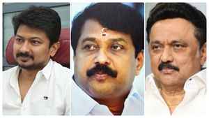 உள்ளே ஓடிய உதயநிதி படம்.. ஈரோடு கிழக்கில் திமுக கூட்டணியே வெல்லும்.. அடித்து சொல்லும் பாஜக நயினார்! 