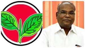 இரட்டை இலையில் நின்னா மட்டும் ஜெயிக்க முடியுமா? அவங்கள தோளில் சுமந்து திரியும்வரை.. சிபிஎம் அட்டாக்! 