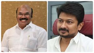 உதயநிதி ஸ்டாலினை குழந்தையாகவே பார்க்கிறேன்.. பண்பட்டவராக பார்க்கவில்லை.. ஜெயக்குமார் விமர்சனம்! 