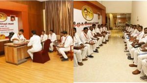 திமுக இளைஞரணிக்கு புதிய நிர்வாகிகள்! மதுரையில் உதயநிதி நடத்திய இன்டர்வியூ! ஆர்வமுடன் டொனேஷன்! 