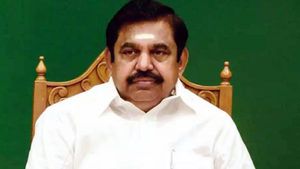அடுத்த மூவ் என்ன? ஈரோட்டில் கட்சி நிர்வாகிகளுடன் எடப்பாடி பரபர ஆலோசனை 