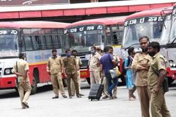 அசிங்கம்.. அரசு பஸ்சில் பெண் பயணி சீட்டில் 