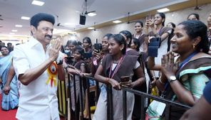 படிக்கும் காலத்தில் கவனச் சிதறல்கள் வேண்டாம்! மாணவிகளுக்கு முதலமைச்சர் ஸ்டாலின் அறிவுரை! 
