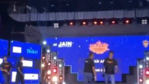  அம்பேத்கரை இழிவுபடுத்தி நாடகம் போட்ட ஜெயின் பல்கலைக்கழக மாணவர்கள்.. கொதித்தெழுந்த பார்வையாளர்கள்!